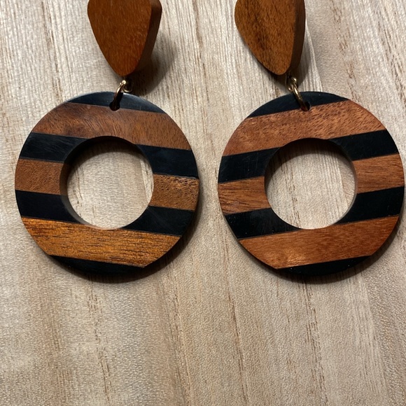 Lightweight earrings - Picture 5 of 10